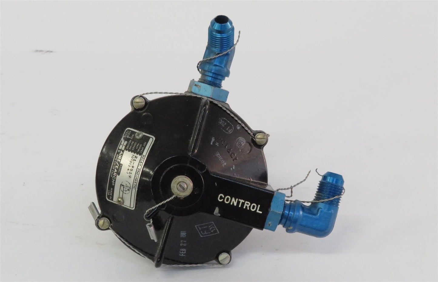 AIRESEARCH PNEUMATIC RELAY 107312-4-1