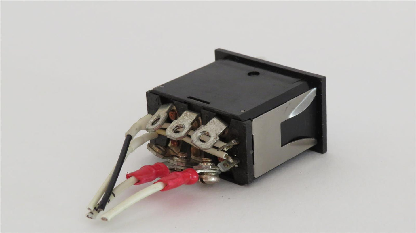 Piper PA-46-310P Malibu Nav Light Switch 688-296 8941-K699