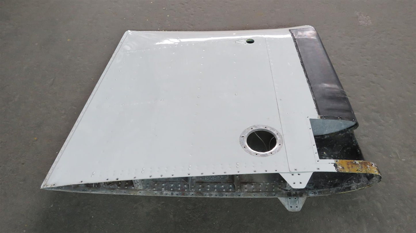 Beechcraft 95-B55 Baron RH Wing Tip Assy 95-170000-602 or 58-170000-608