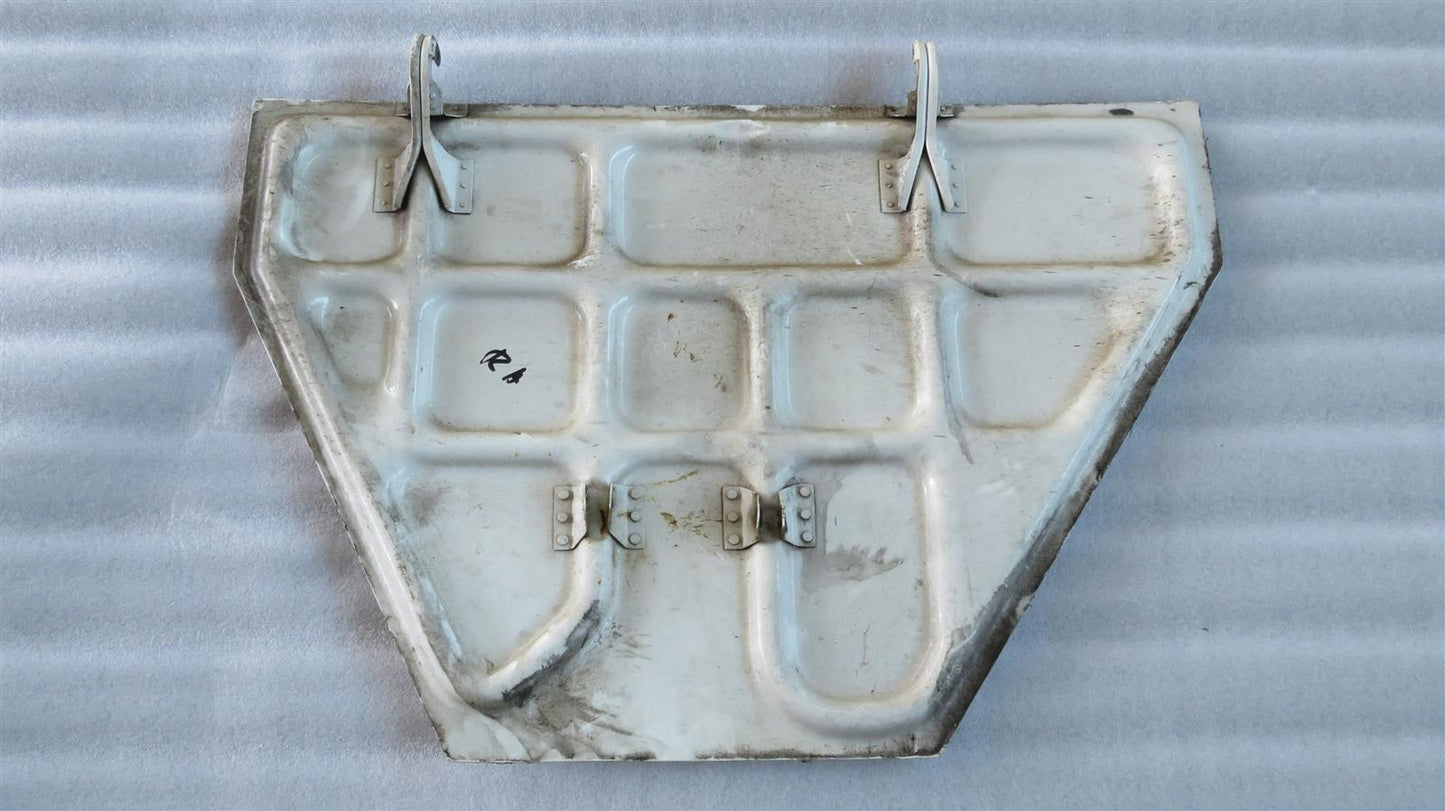 Beechcraft 95-B55 Baron RH Outboard Main Landing Gear Door 35-815055-69