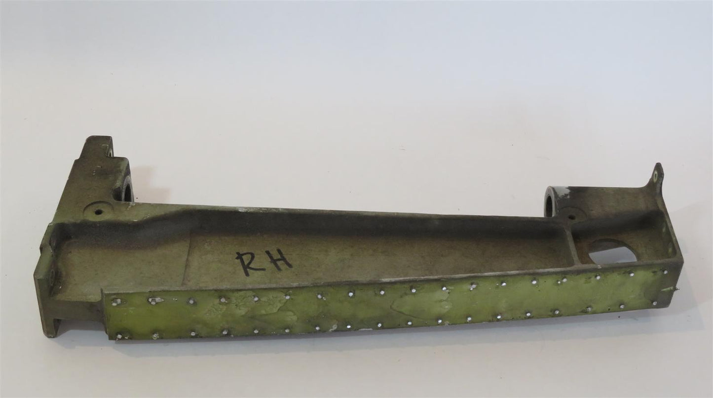 Piper PA-46-310P Malibu RIB ASSEMBLY Main Gear Trunnion RH 83652-03