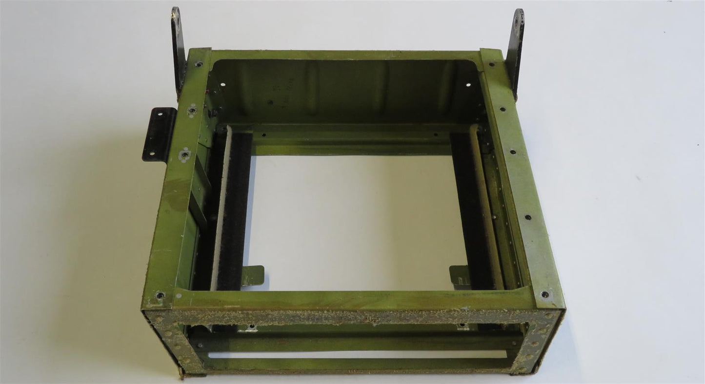 Piper PA-46-310P Malibu PEDESTAL ASSEMBLY Right Seat 84722-03 84722-003