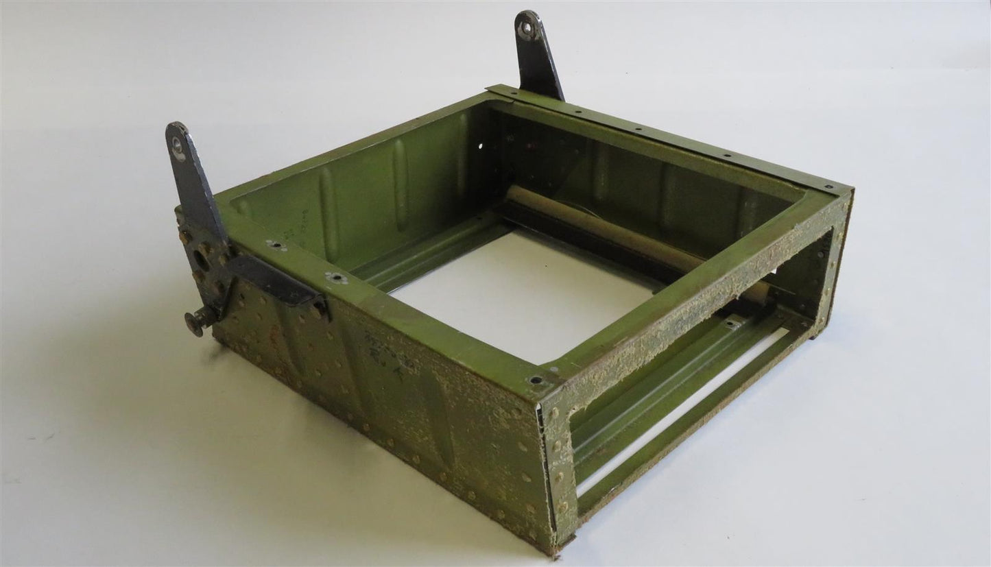 Piper PA-46-310P Malibu PEDESTAL ASSEMBLY Right Seat 84722-03 84722-003