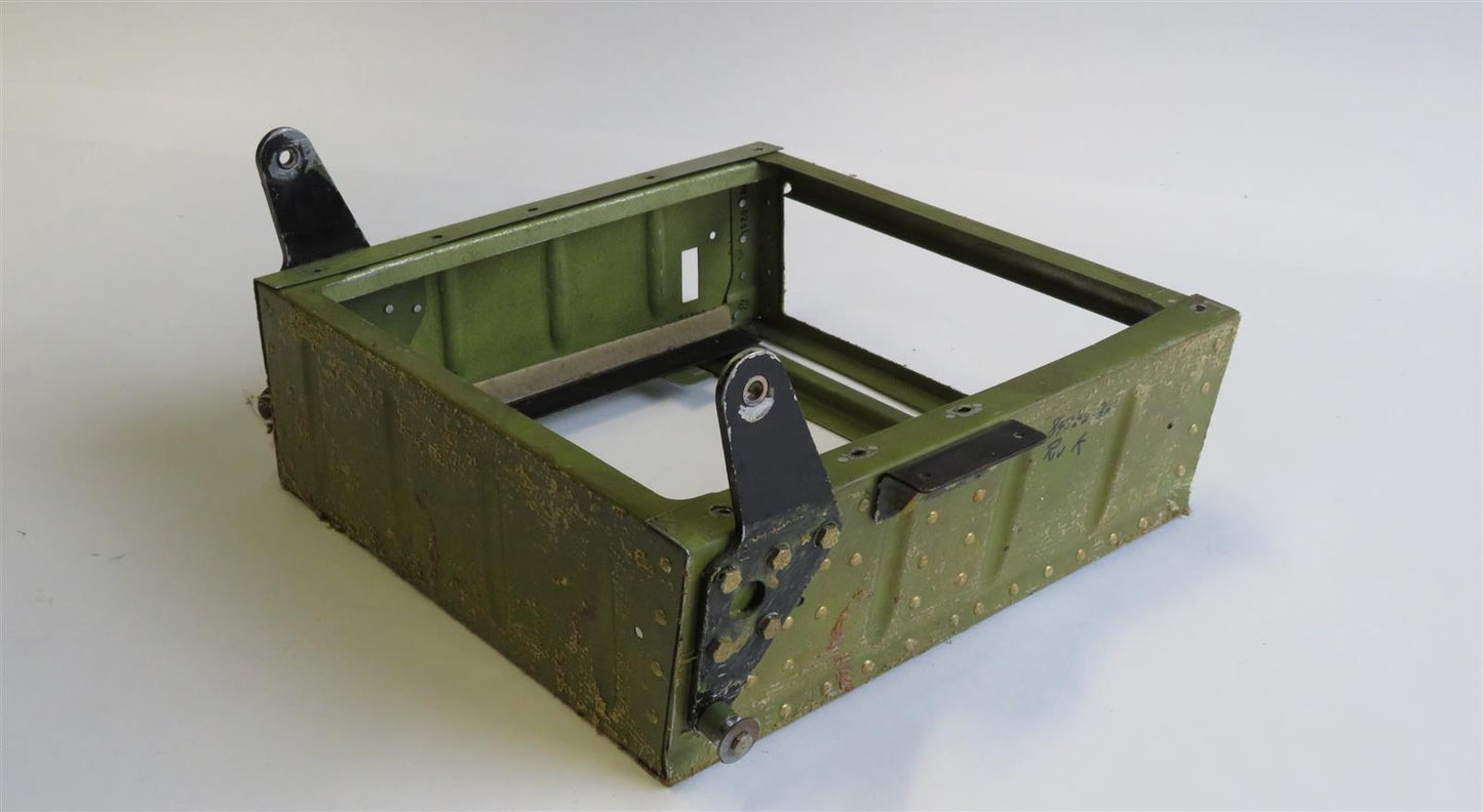 Piper PA-46-310P Malibu PEDESTAL ASSEMBLY Right Seat 84722-03 84722-003