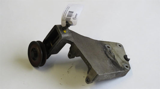 Piper PA-46-310P Malibu TSIO-520-BE Bracket Assembly Freon Compressor 646472