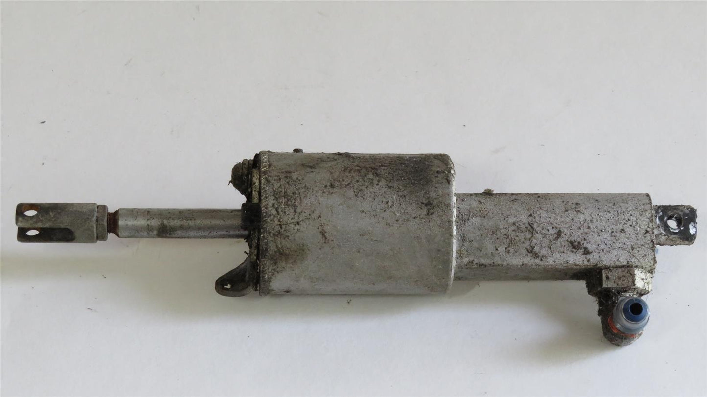 Cessna 150 Master Brake Cylinder 0541138-13