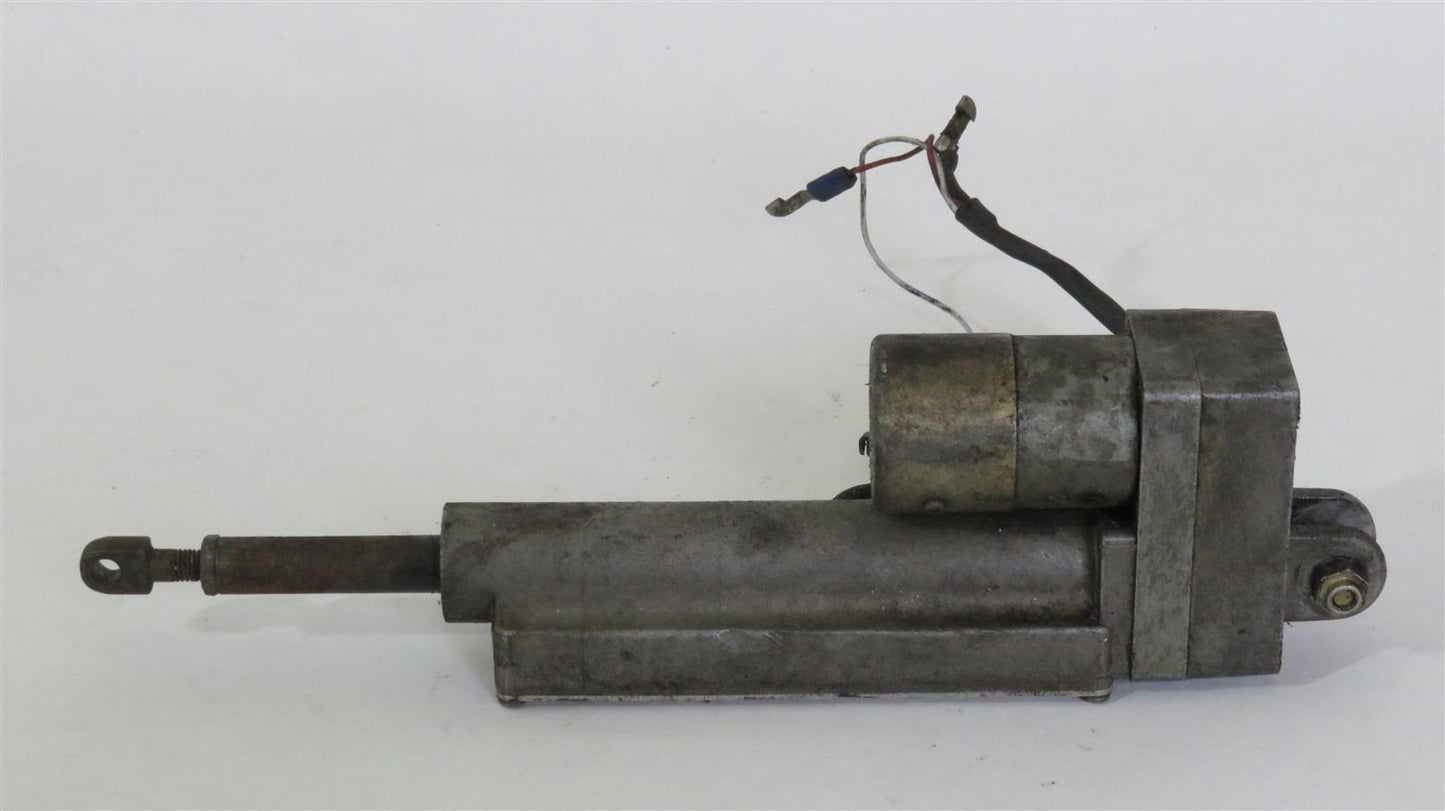 Beechcraft 95-B55 Baron Cowl Flap Actuator 28V 96-380021-17