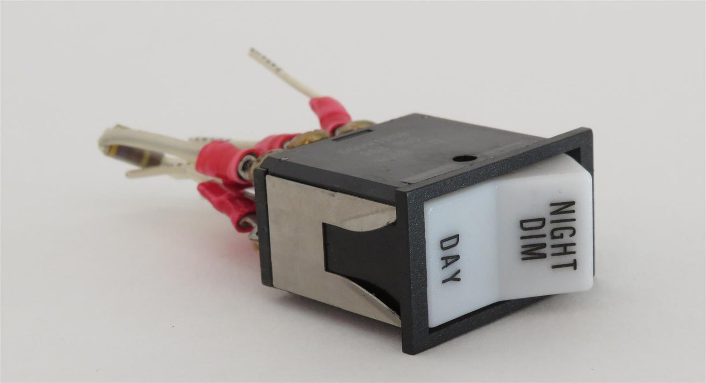 Piper PA-46-310P Malibu NightDim/Day Switch 688-296 8941-K699