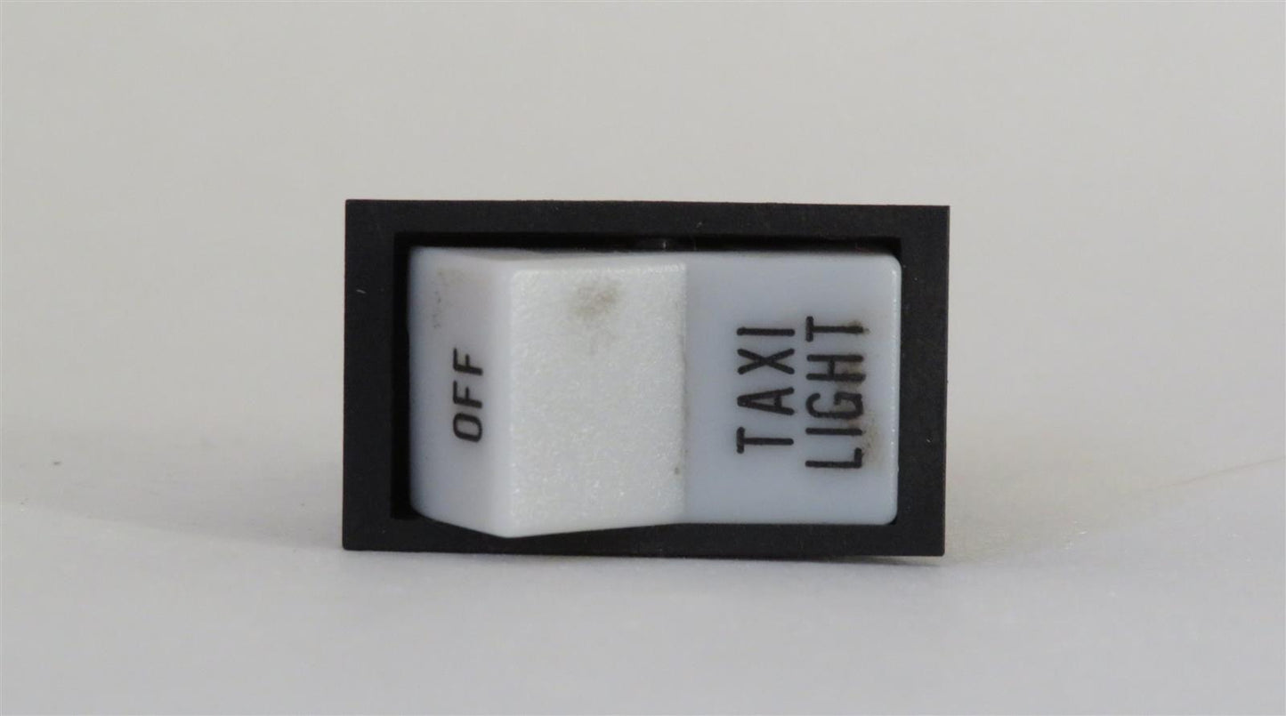 Piper PA-46-310P Malibu Taxi Light Switch 688-296 8941-K699