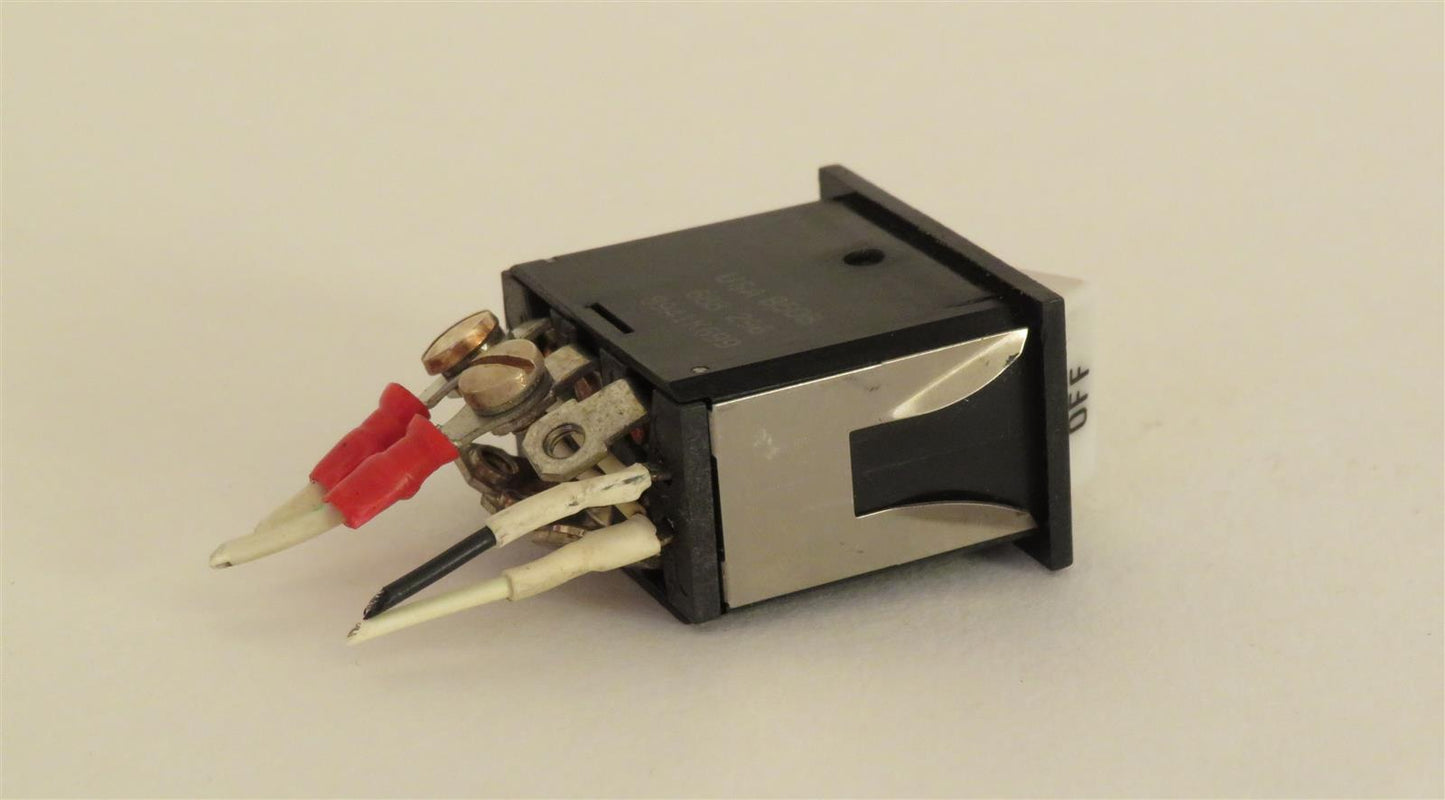 Piper PA-46-310P Malibu Taxi Light Switch 688-296 8941-K699