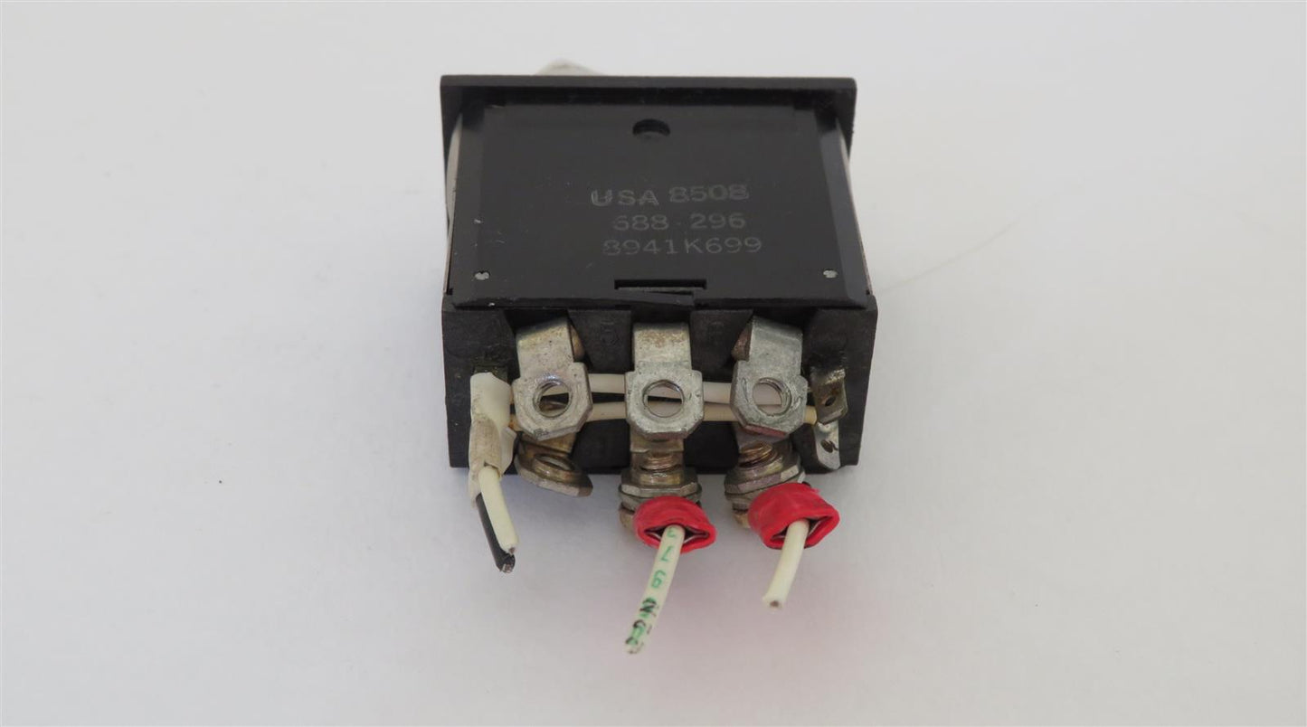 Piper PA-46-310P Malibu Landing Light Switch 688-296 8941-K699