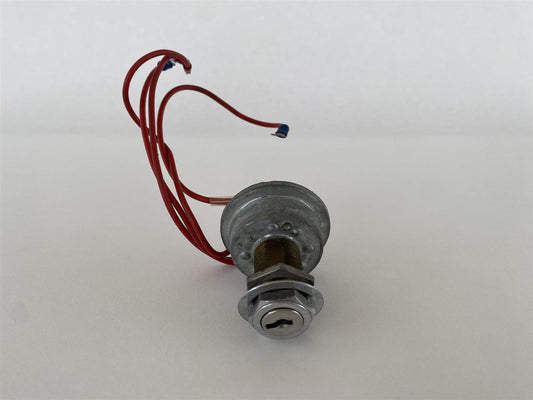 Beechcraft 95-B55 Baron LOCK TYPE SWITCH 96-380025