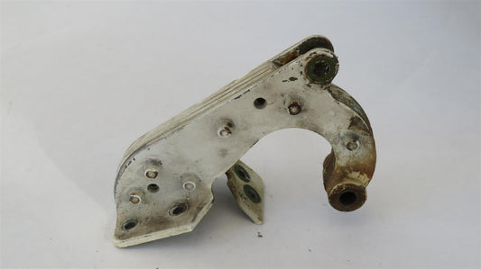 Beechcraft 95-B55 Baron RH Inboard Main Landing Gear Door Forw. Hinge 35-815266-2
