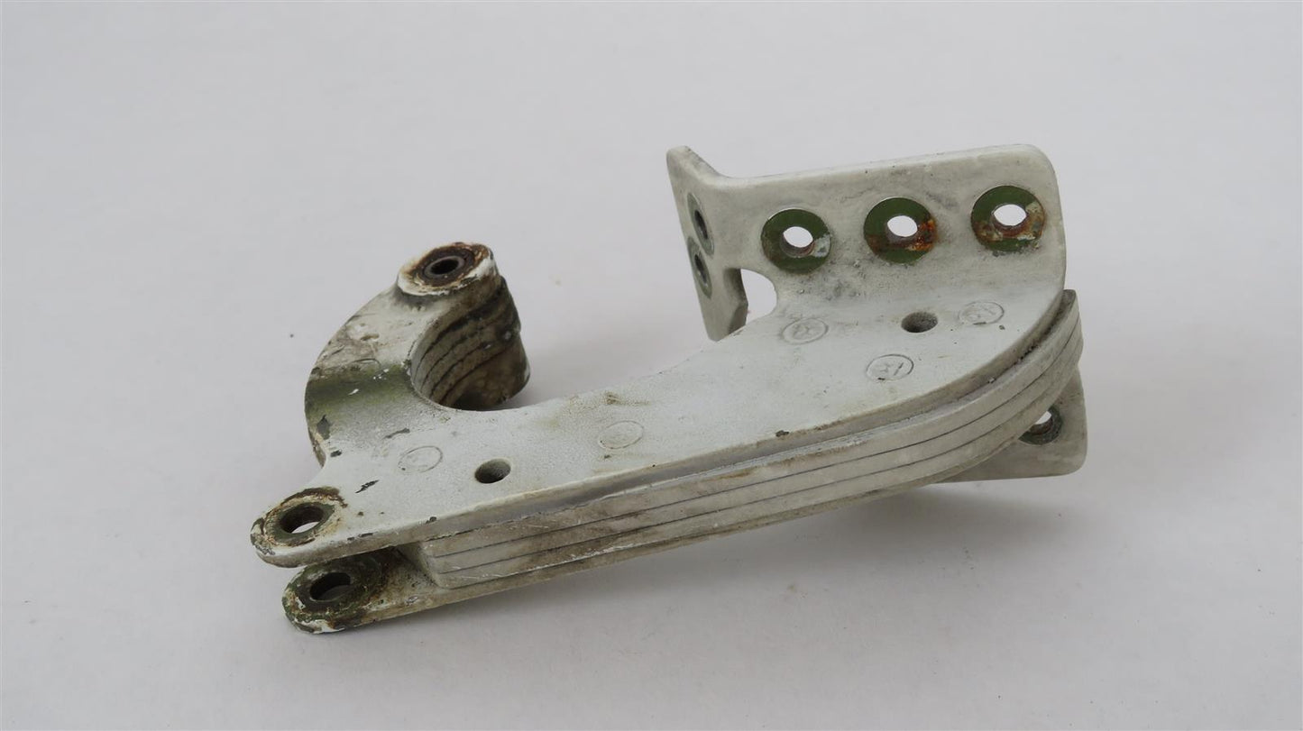 Beechcraft 95-B55 Baron LH Inboard Main Landing Gear Door Forw. Hinge 35-815266-1