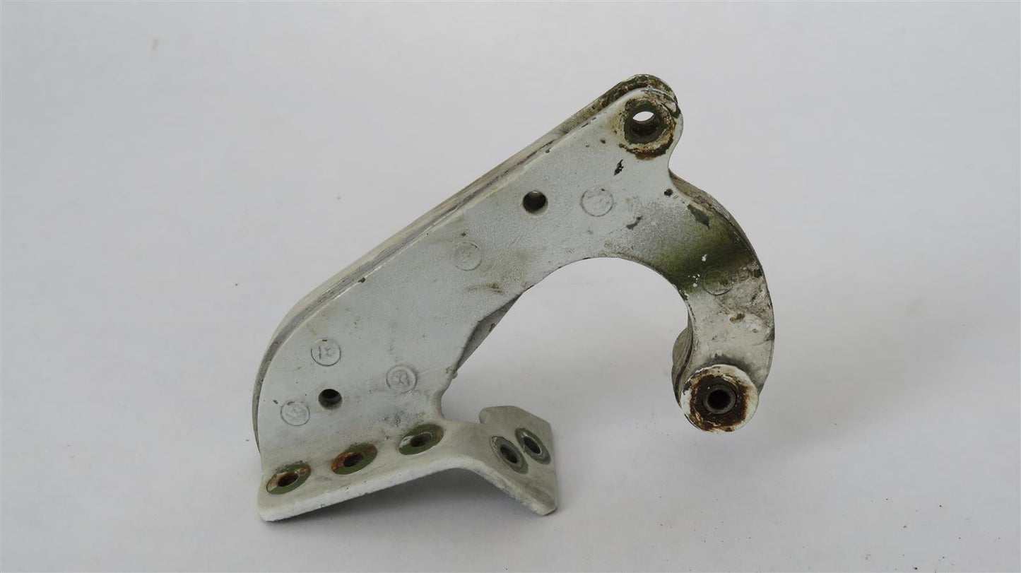 Beechcraft 95-B55 Baron LH Inboard Main Landing Gear Door Forw. Hinge 35-815266-1