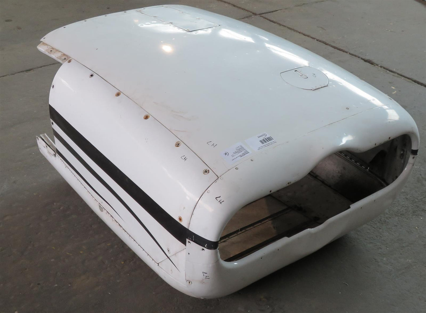 Beechcraft 95-B55 Baron LH Engine Cowling Assembly 96-910011-615