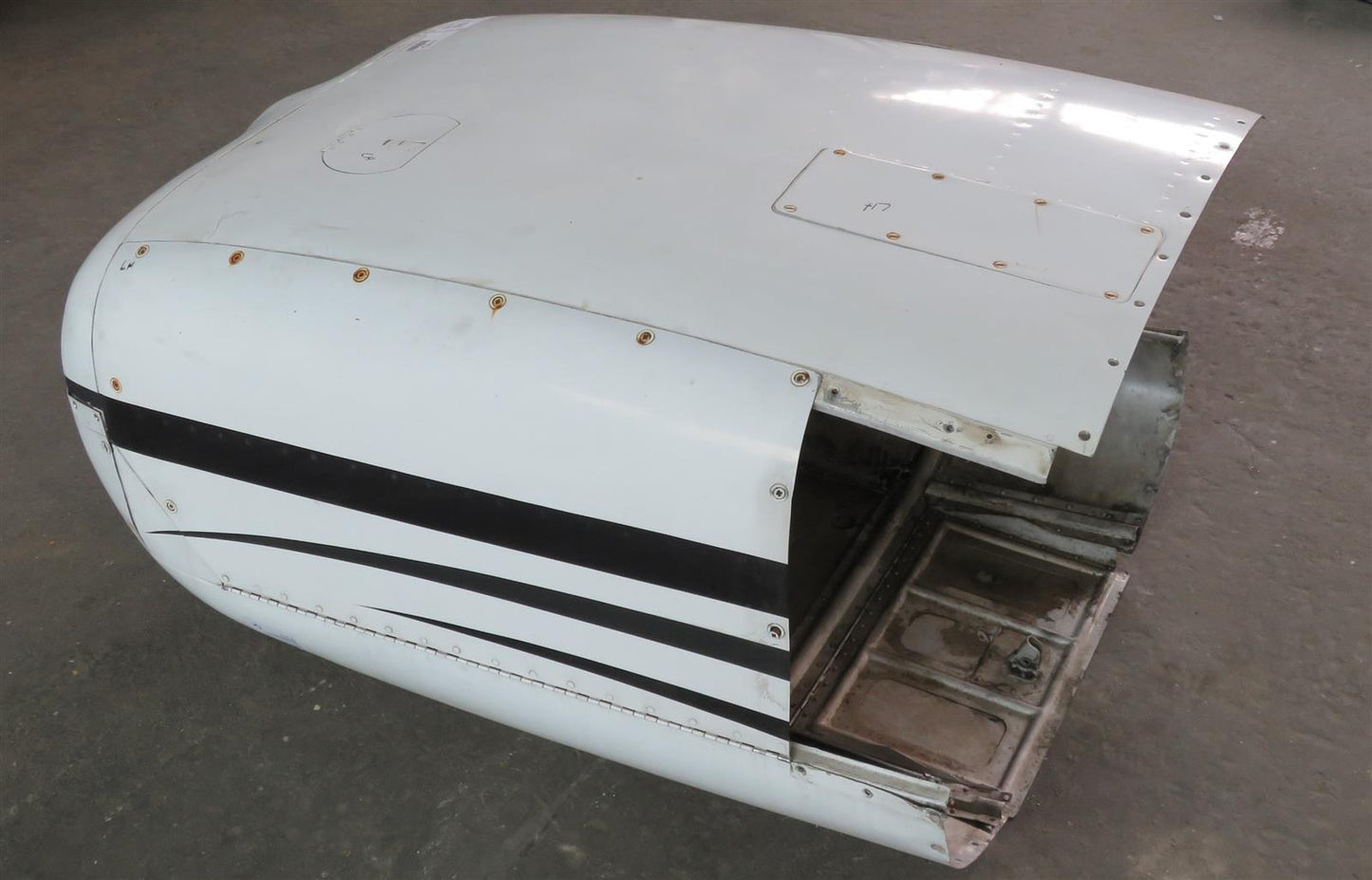 Beechcraft 95-B55 Baron LH Engine Cowling Assembly 96-910011-615