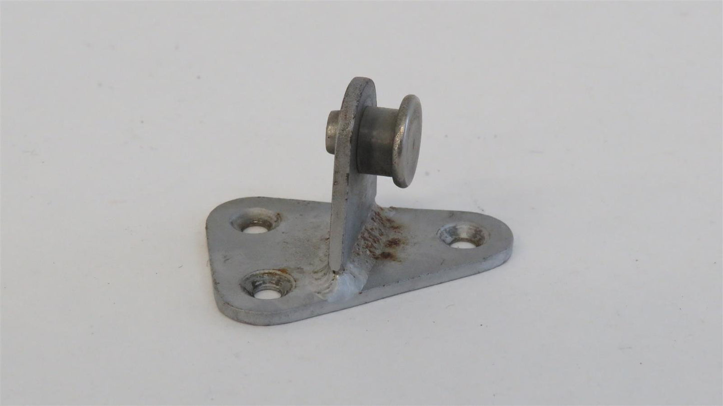 Piper PA-46-310P Malibu STUD ASSEMBLY Baggage Net Right 84993-03 84993-003